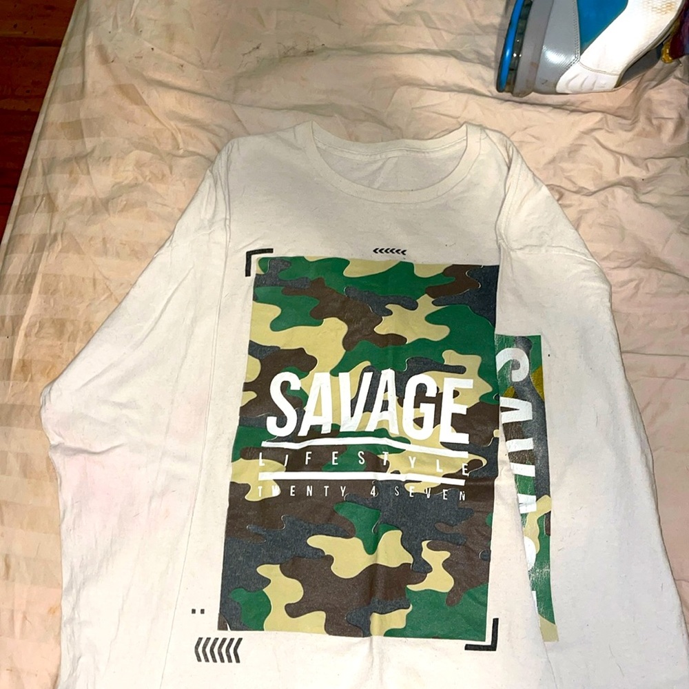 Long sleeve t-shirt